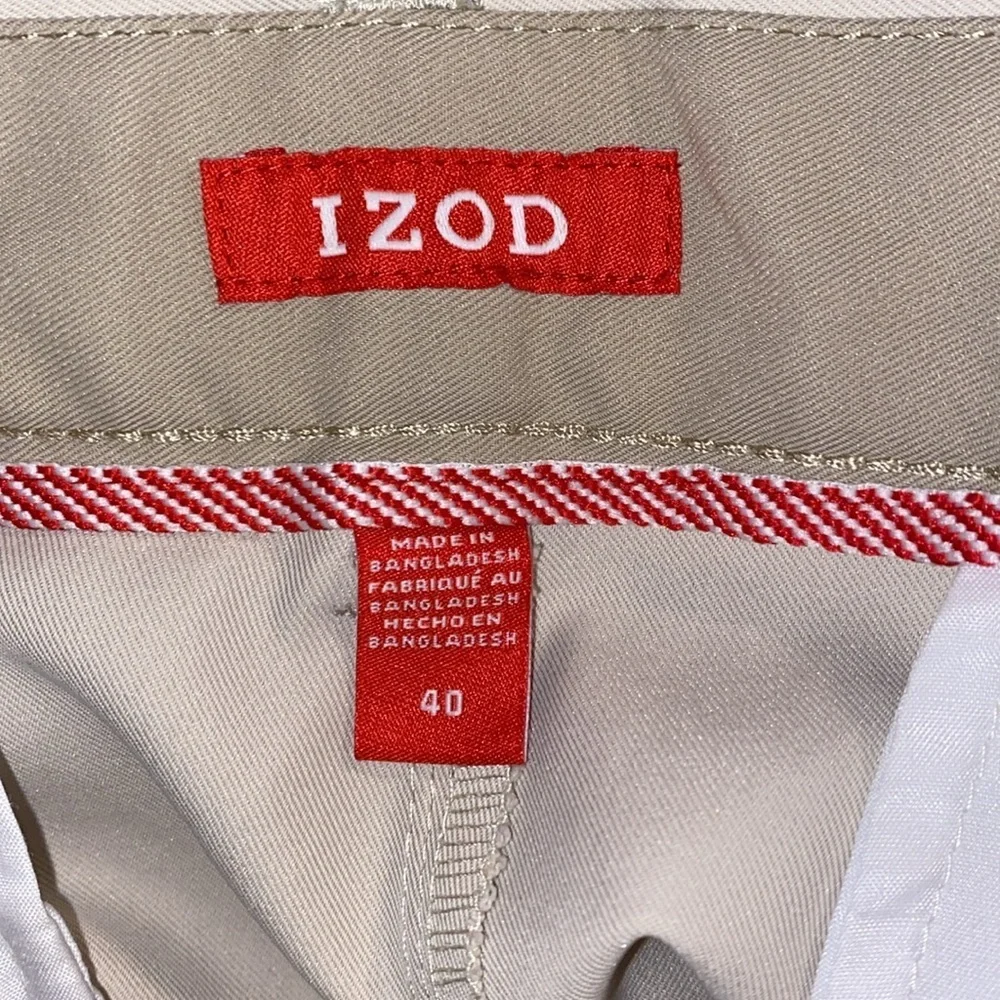 IZOD Golf shorts size 40